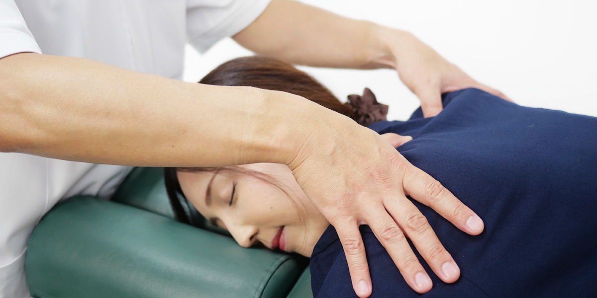 治療のご案内 / 頭痛・肩こり・むち打ち  ヘッダー画像